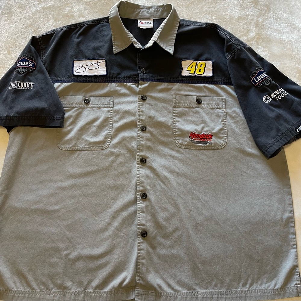 Authentic & Official Men’s NASCAR Jimmy Johnson Memorabilia Shirt
XXL
Gray